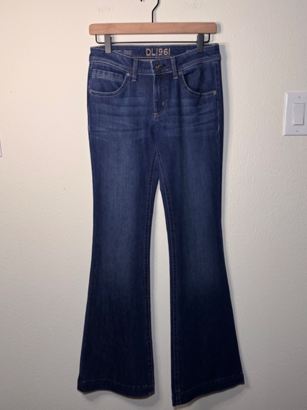 DL1961 Joy High Rise Flare Jeans Women's Size 27 Medium Wash Blue Denim